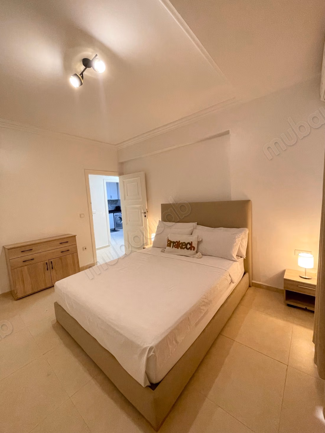 Elegance & Exceptional Location, Newly Renovated Apartment Facing El Harti Park – Marrakech