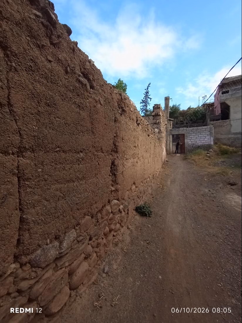 Beau terrain à la vente à Ouirgane.
Surface totale 2700 m²