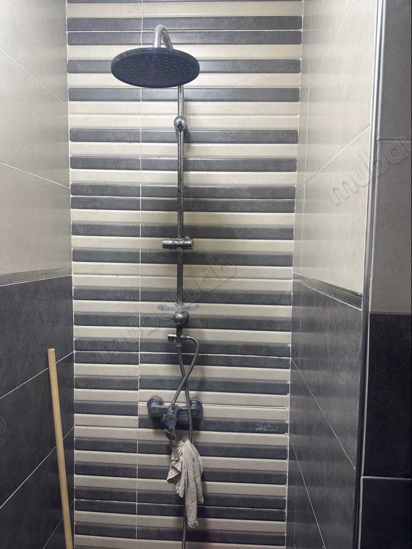 A louer pour longue durée, appartement