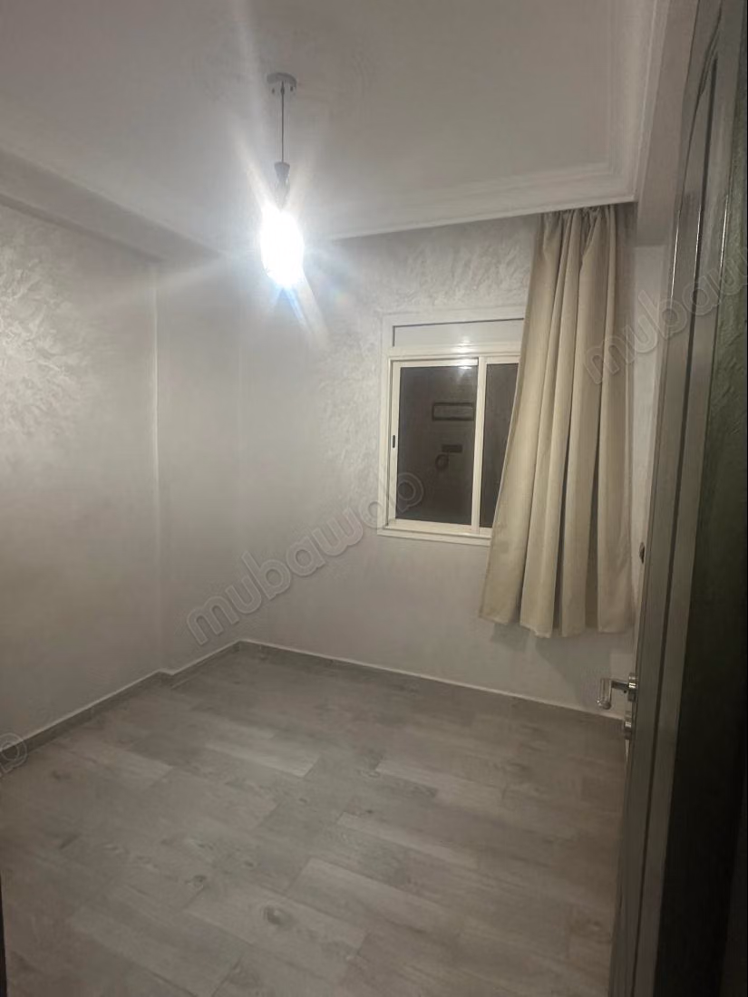 A louer pour longue durée, appartement