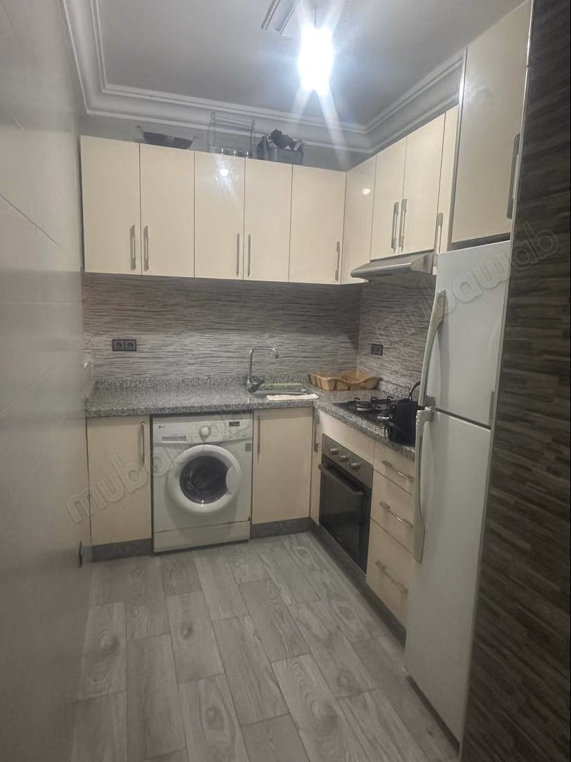 A louer pour longue durée, appartement