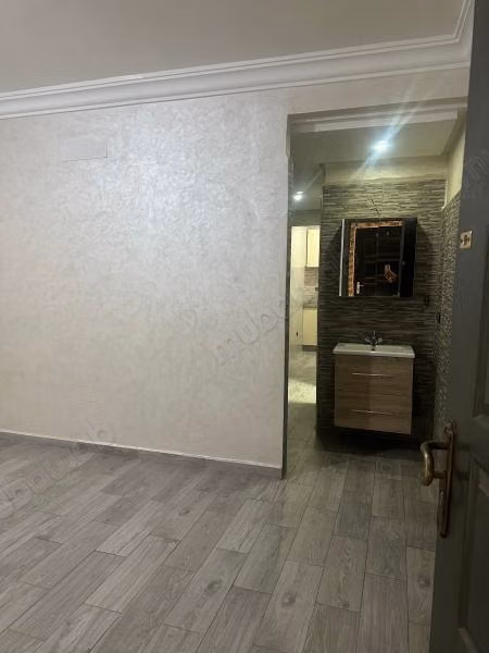 A louer pour longue durée, appartement