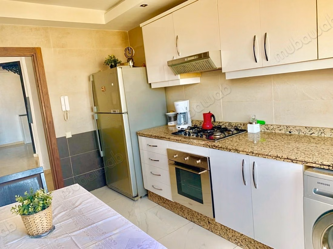 Location d'un appartement à Bourgogne Ouest. 
3 pièces. 
Meublé