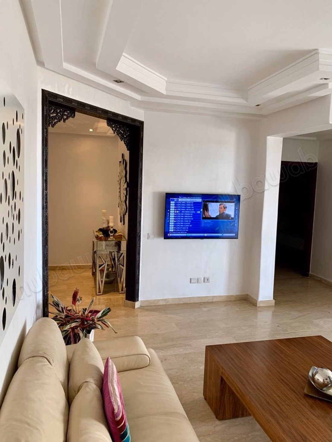Location d'un appartement à Bourgogne Ouest. 
3 pièces. 
Meublé