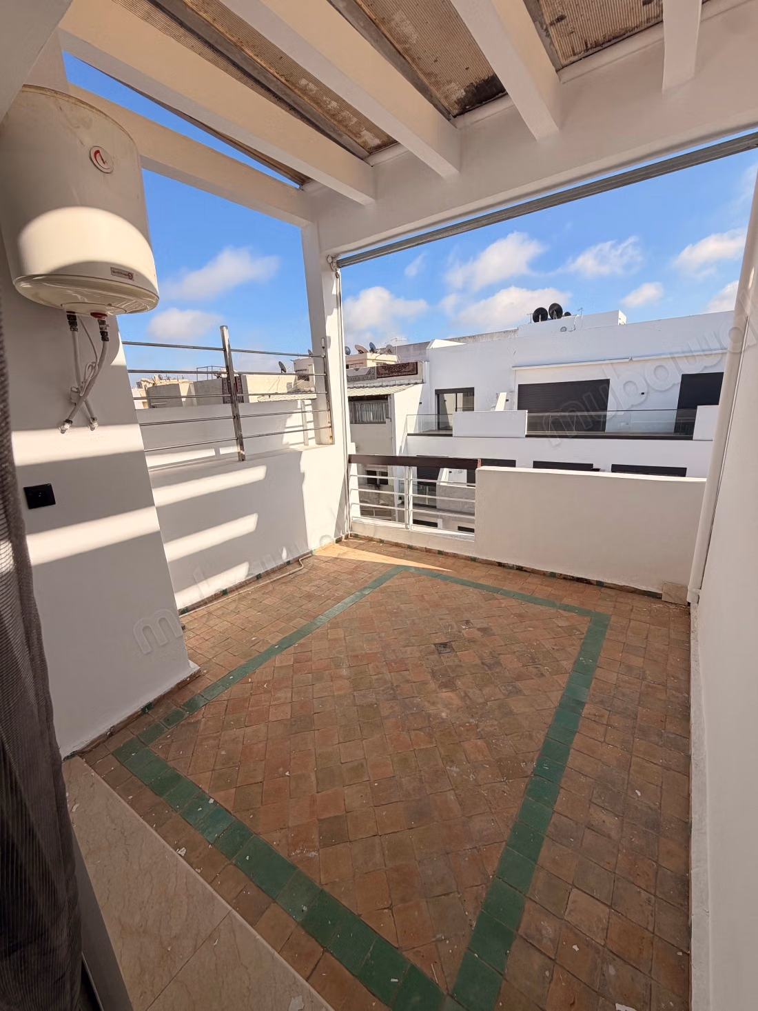 Location d'un appartement à Bourgogne Ouest. 
3 pièces. 
Meublé