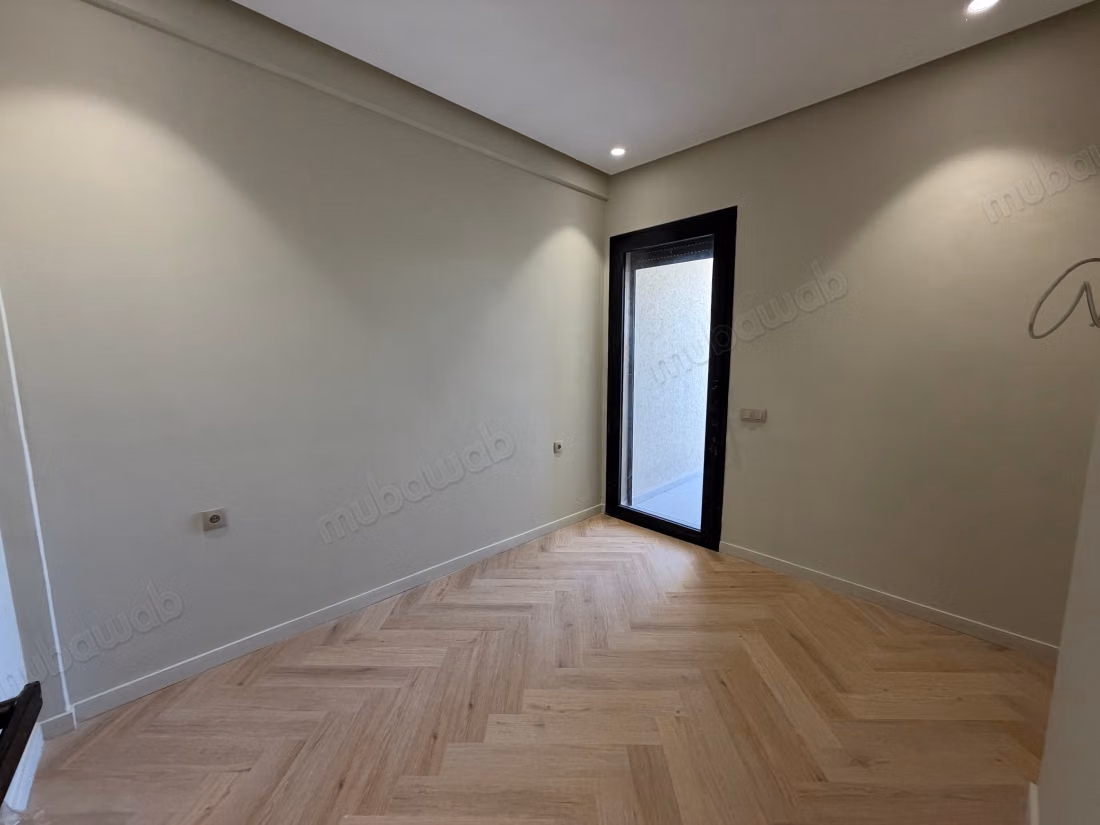 Bel appartement à loue à Almaz. 
3 pièces confortables. 
Places de stationnement et terrasse