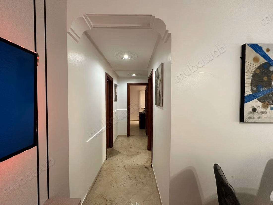 Bel appartement à louer à Bourgogne Ouest. Superficie totale de 60 m². Système de climatisation et service de conciergerie