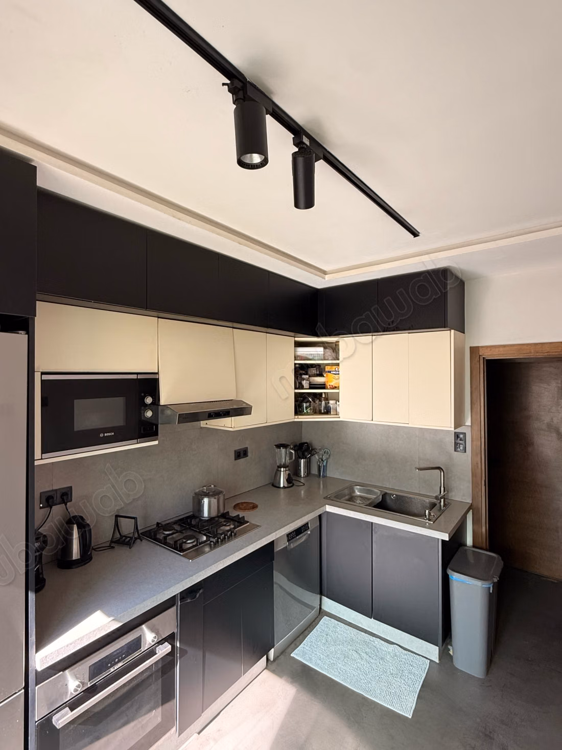Sell apartment in Al Qods. 3 lovely rooms. Residence with Caretaker