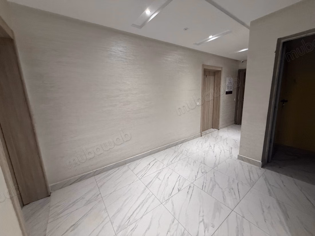 High-end office space of 105 m² for rent, ideally located on Safi Road in Marrakech, near McDonald's.