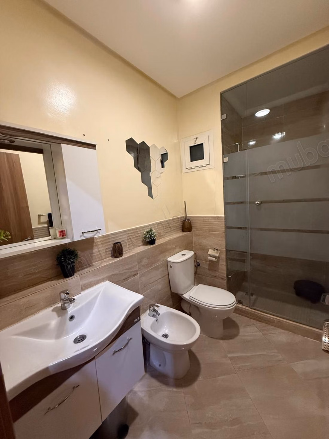 Alquila este apartamento en Ouasis. 2 hermosas habitaciones. Bien amueblado