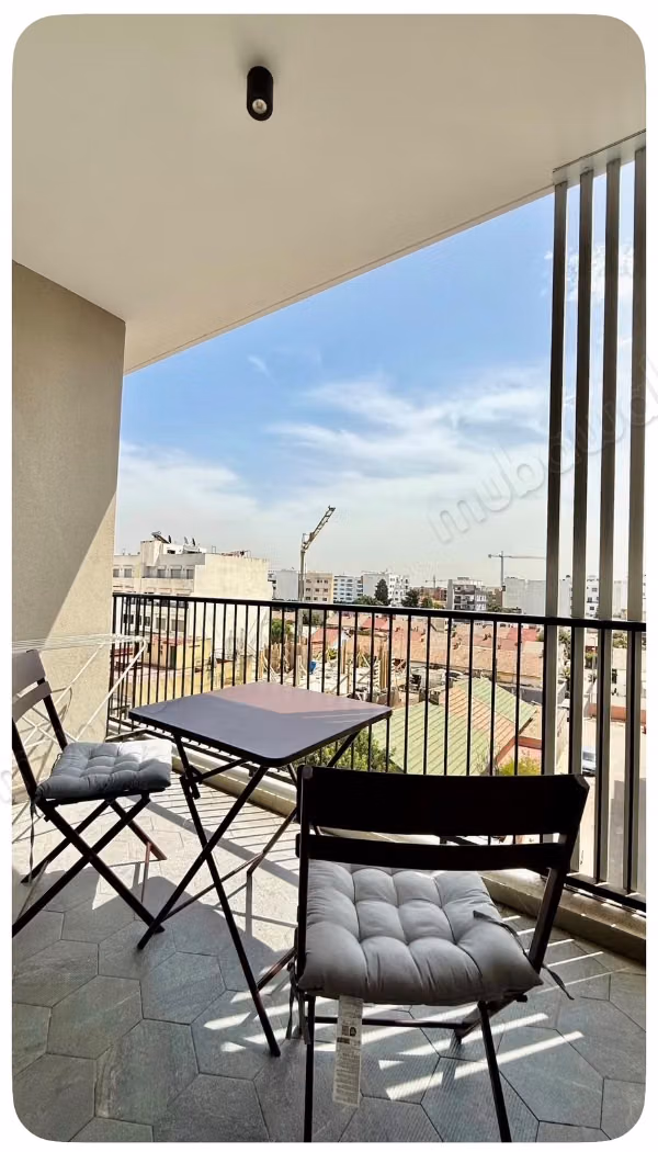 Très joli studio avec grand balcon sans vis à vis