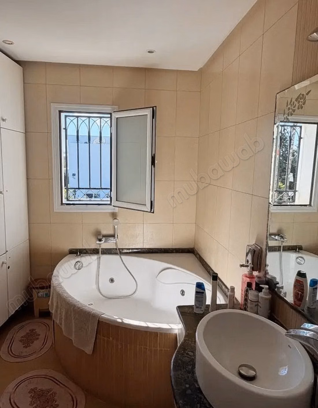 A louer une villa meublée avec piscine à la Marsa