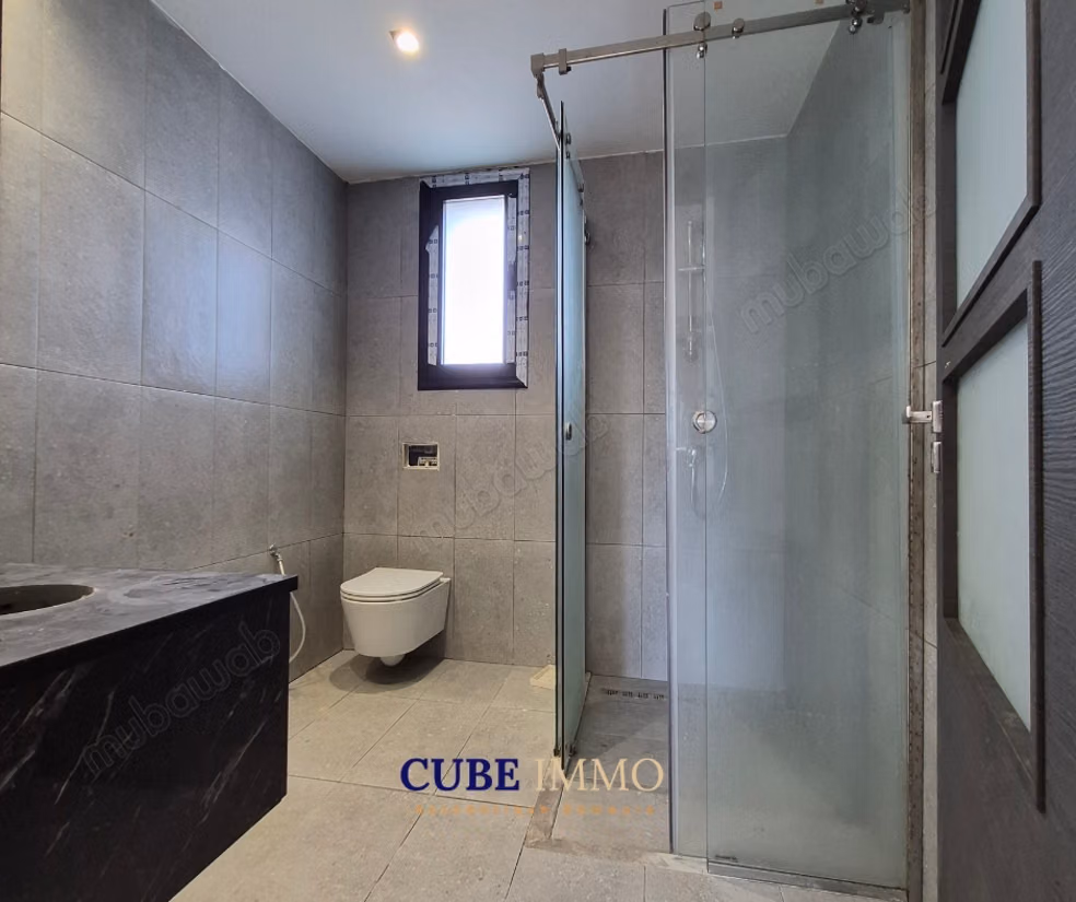 Magnifica villa in affitto a Cité Erriadh. 4 grandi stanze. Porta blindata, sicurezza