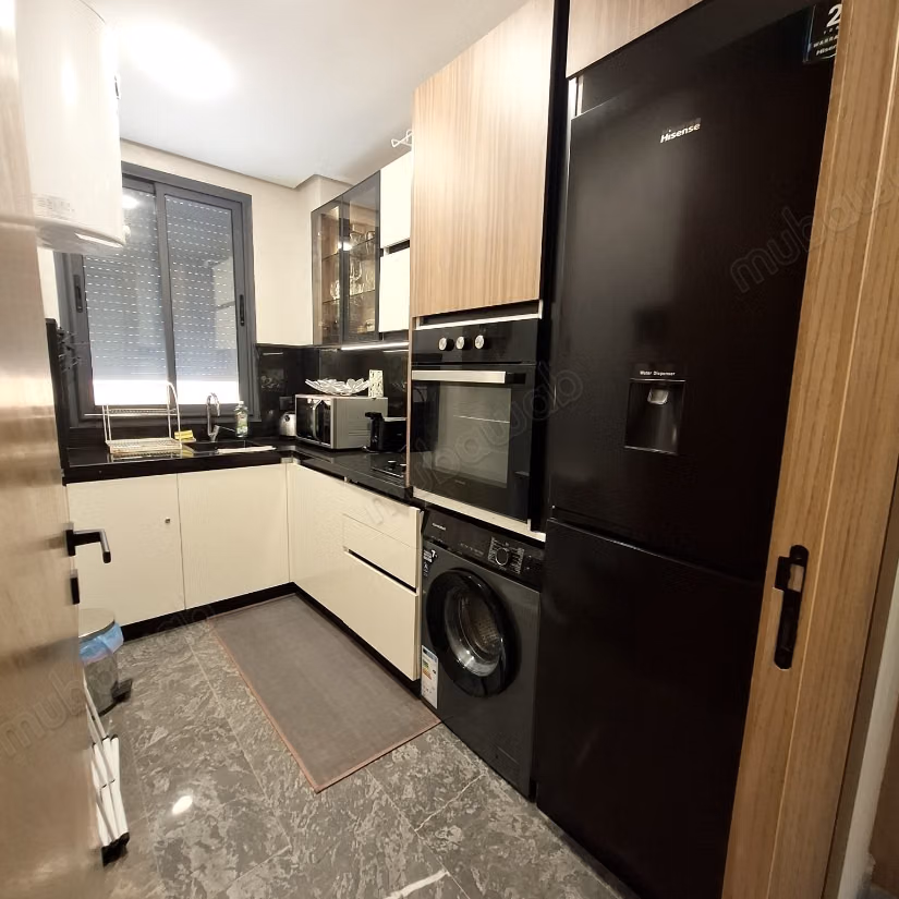 Chic moderne studio neuf meublé à louer