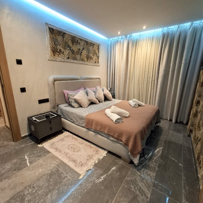 Chic moderne studio neuf meublé à louer