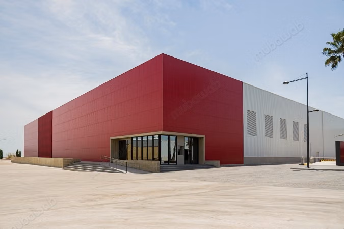 Terrain Showroom Premium sur route des dommaines