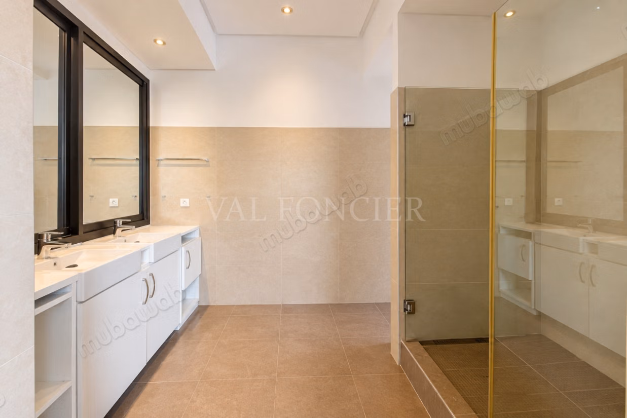 Location jolie Villa 500m2 Ain Diab, Casablanca