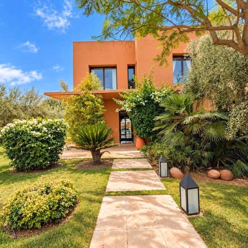 Villa for Sale of 2742.0 m² in Marrakech, Route De Fes