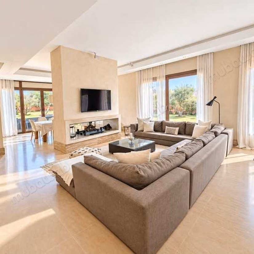 Villa for Sale of 2742.0 m² in Marrakech, Route De Fes