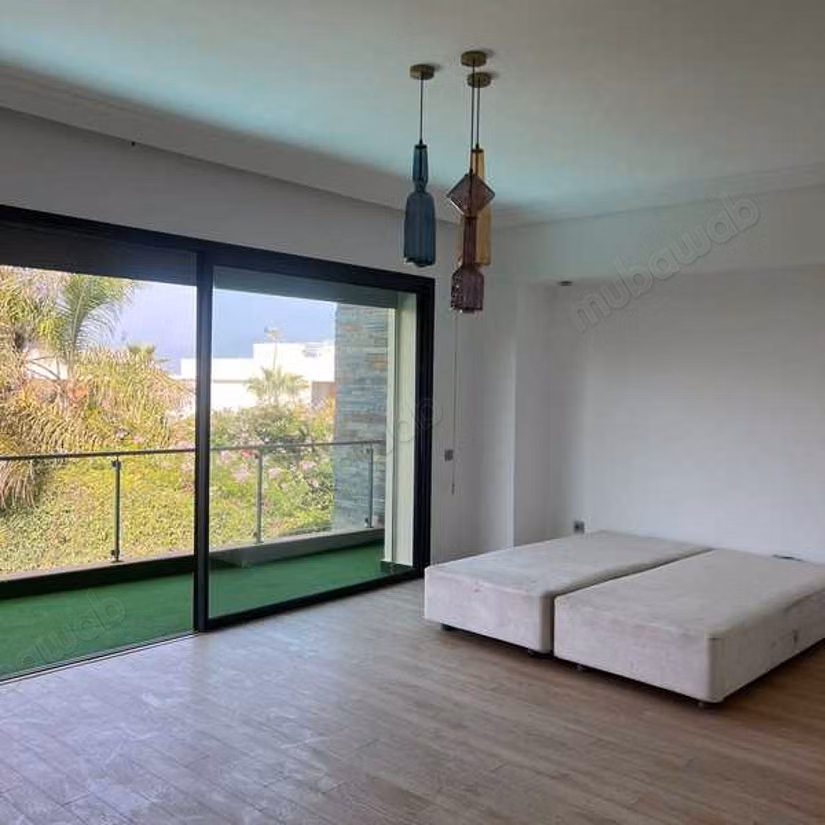Villa à Vendre de 689.0 m² à Dar Bouazza,
Tamaris1