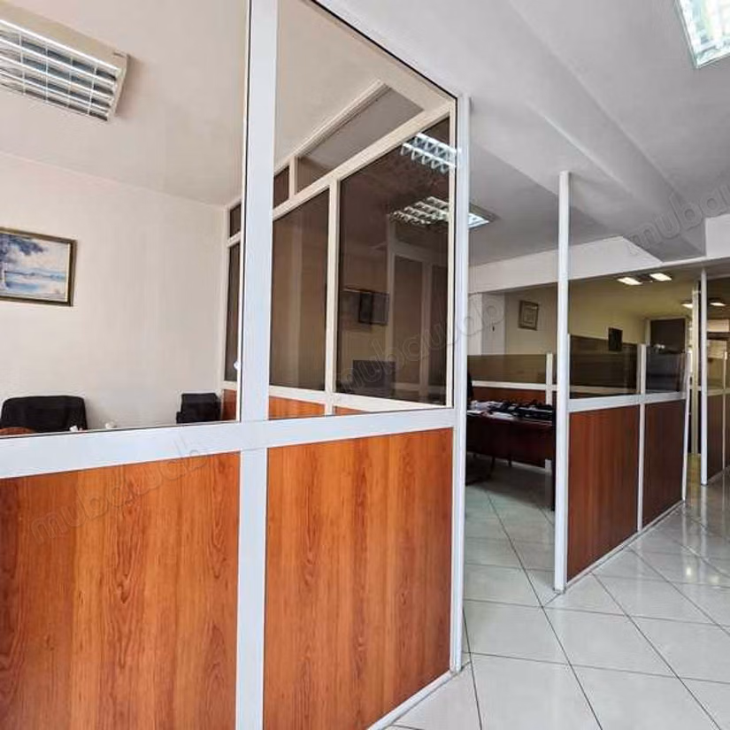 Bureau à Louer de 189.0 m² à Casablanca, Derb Ghalef