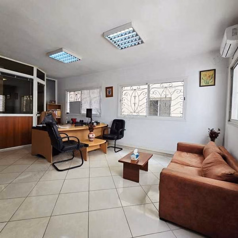 Bureau à Louer de 189.0 m² à Casablanca, Derb Ghalef