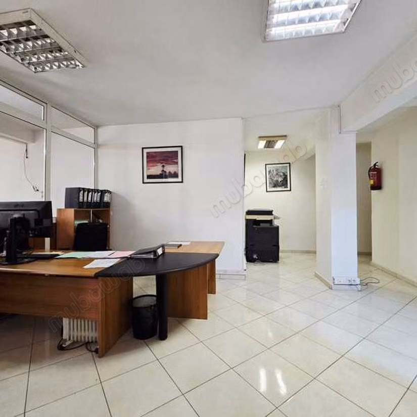 Bureau à Louer de 189.0 m² à Casablanca, Derb Ghalef