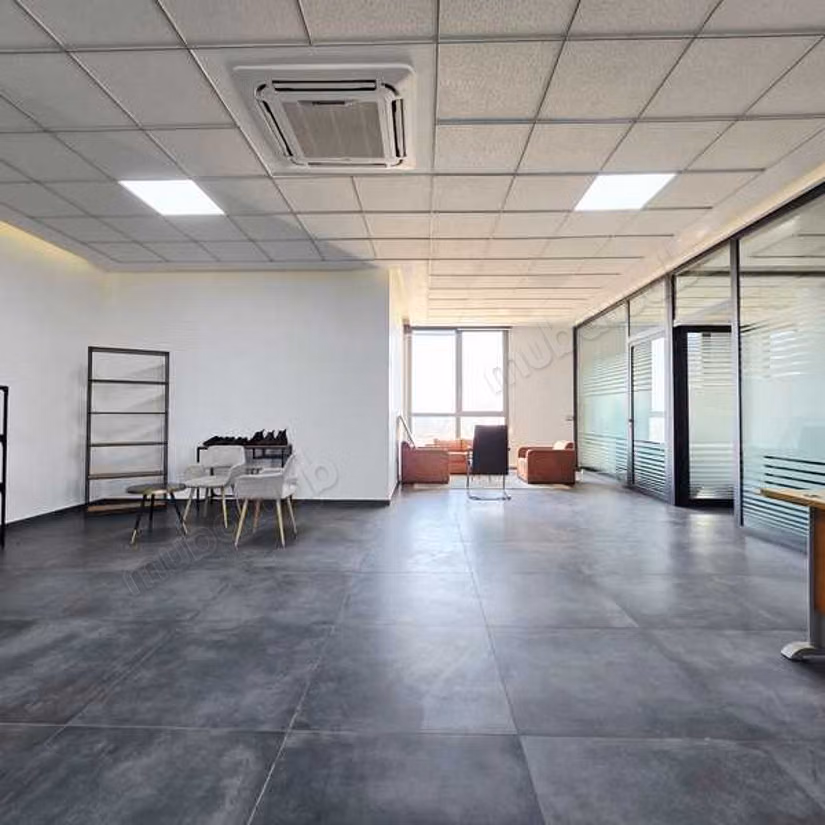 Bureau à Louer de 187.0 m² à Casablanca, Sidi Maarouf