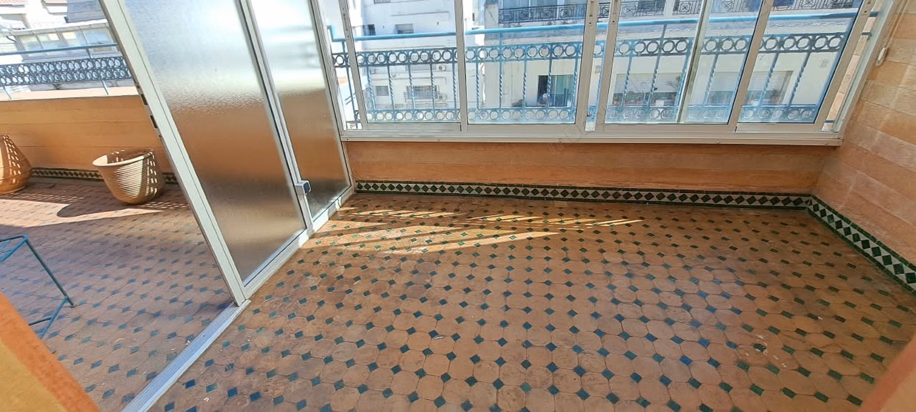 Rare product top floor terrace