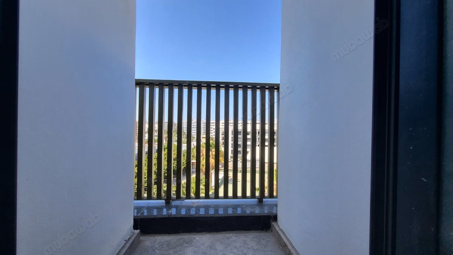 TOP DEAL 2 Bedrooms 51m2 titled garage Palmier