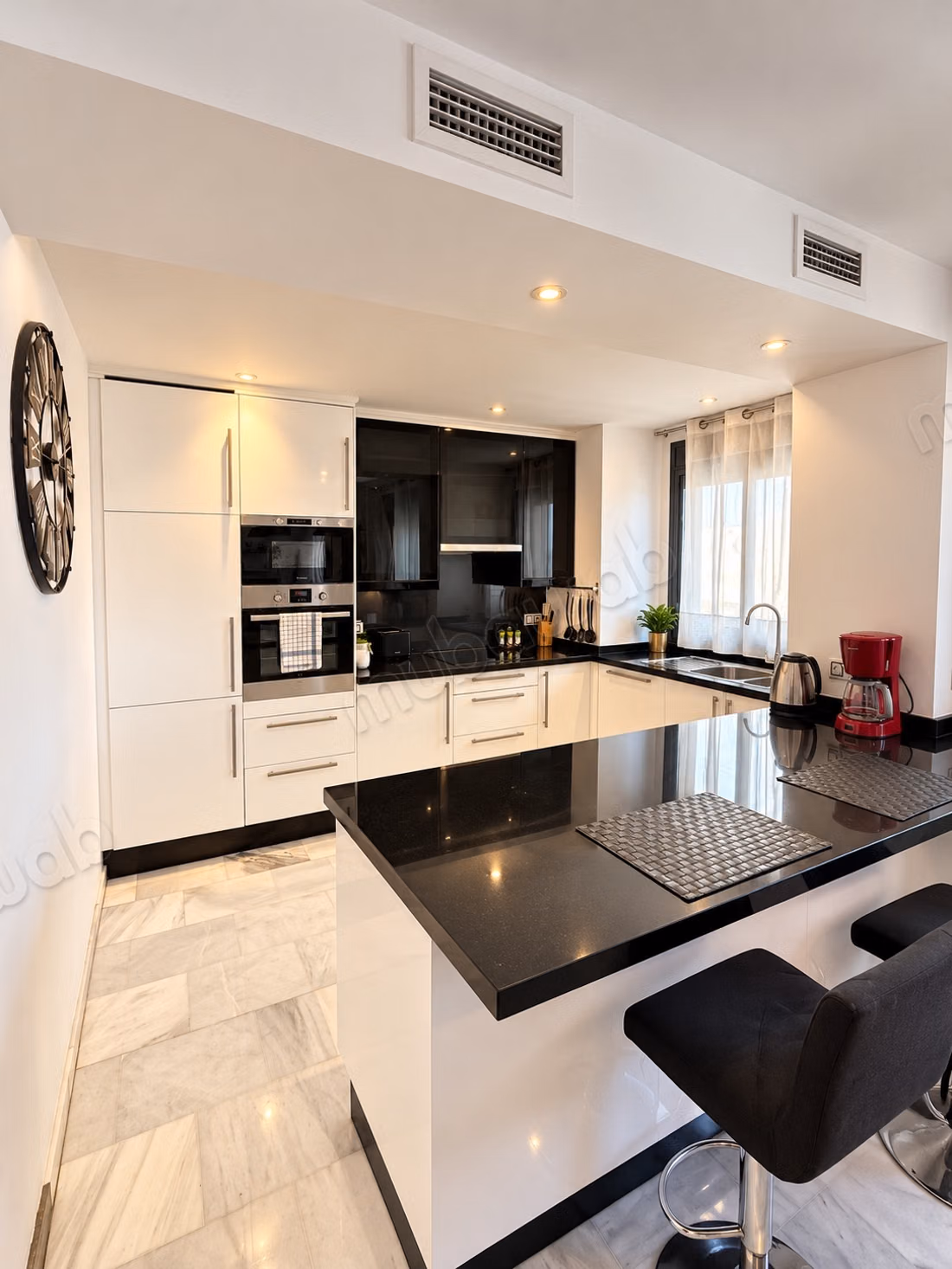 Stunning 3-bedroom apartment of 100 m², sea view and pool – Tangier