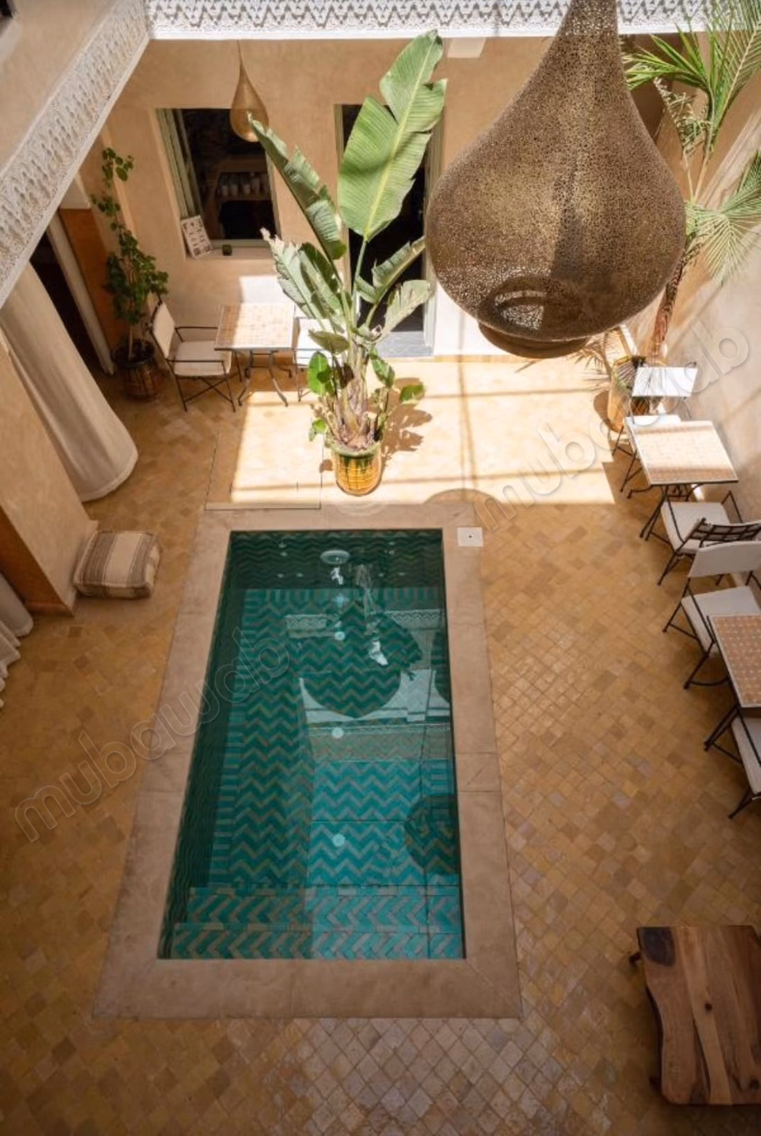 Somptueux riad à vendre à Michouar. 7 belles chambres. Piscine et cheminée