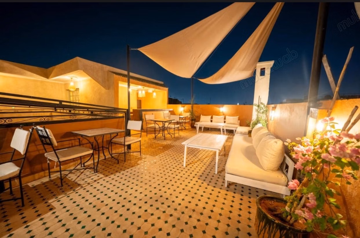 Somptueux riad à vendre à Michouar. 7 belles chambres. Piscine et cheminée