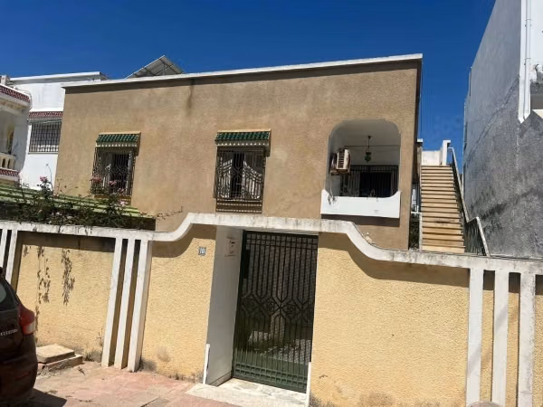 Villa à vendre à la Cité des Officiers, Le Bardo