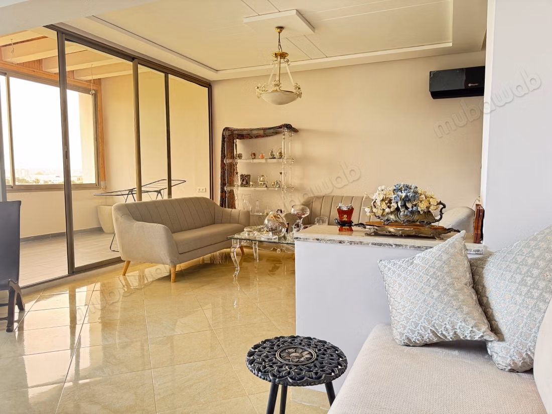 Venta de apartamento en Malabata. 3 hermosas habitaciones