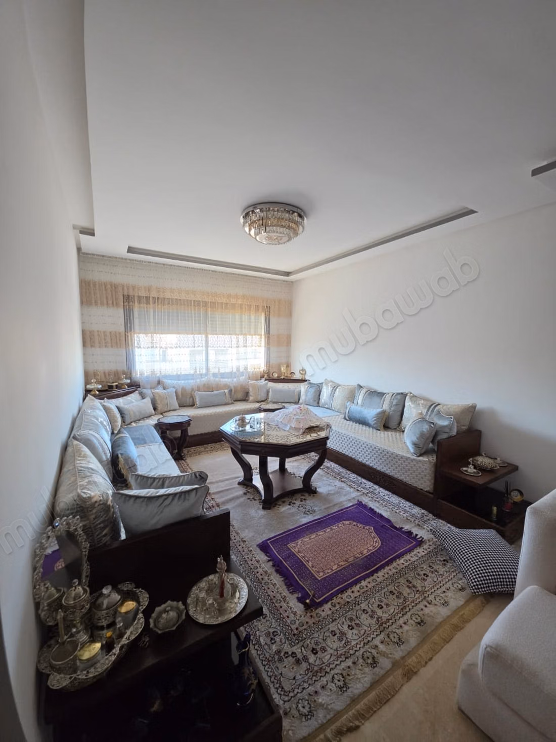 Almost new apartment on Moulay Ismail Boulevard