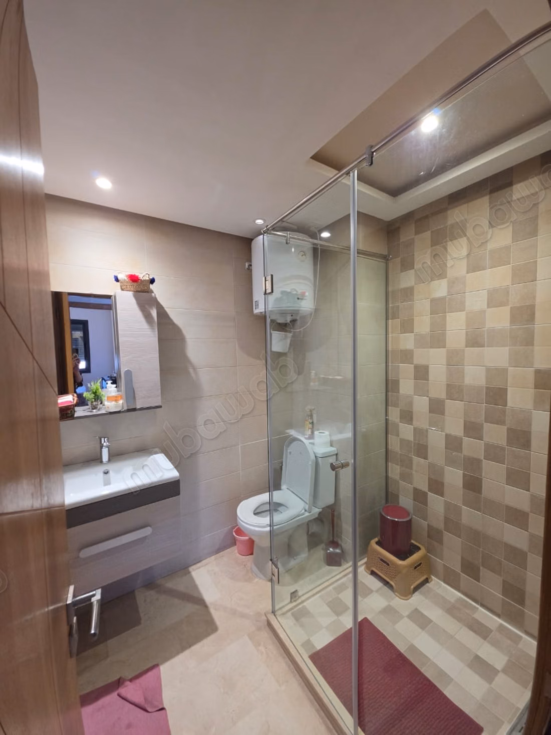 Almost new apartment on Moulay Ismail Boulevard