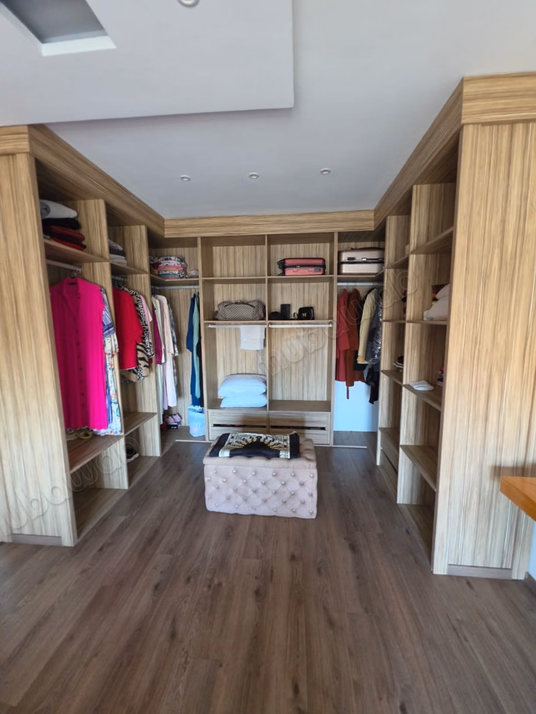 Almost new apartment on Moulay Ismail Boulevard