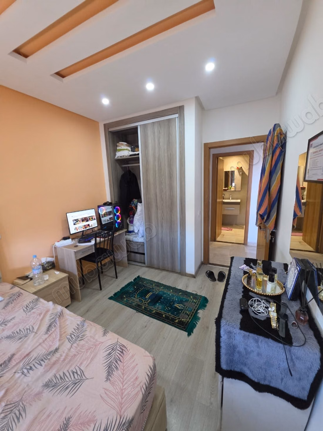 Almost new apartment on Moulay Ismail Boulevard