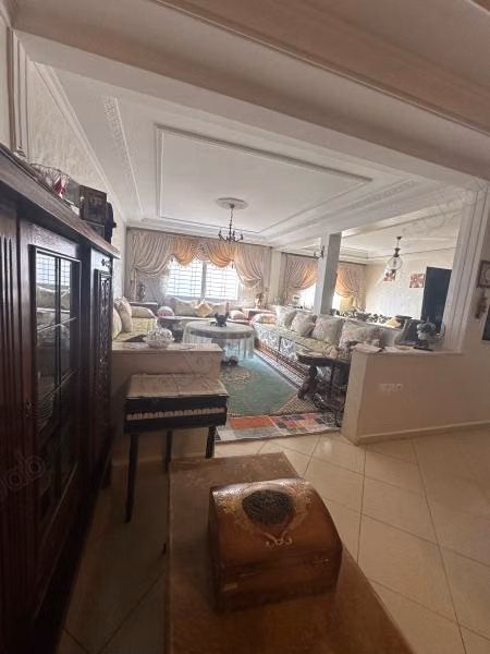 Superbe appartement à vendre à Val Fleuri. 3 belles chambres. Salon typique marocain, résidence sécurisée