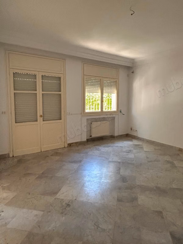 Villa di lusso in affitto a La Marsa City. 3 belle camere. Porta blindata e parabola