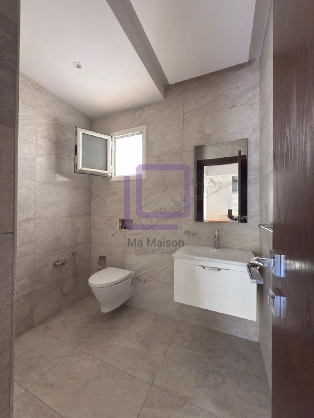 Un s3 de 140m² à Soukra