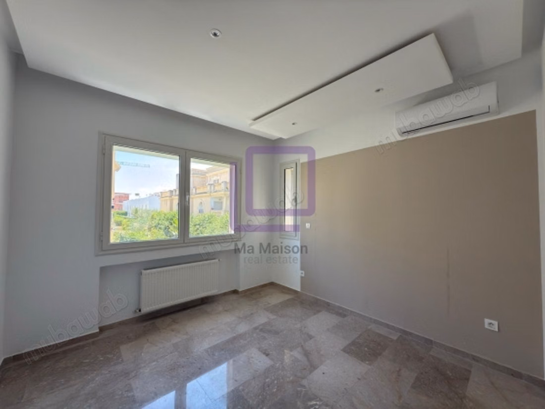 Un s3 de 140m² à Soukra