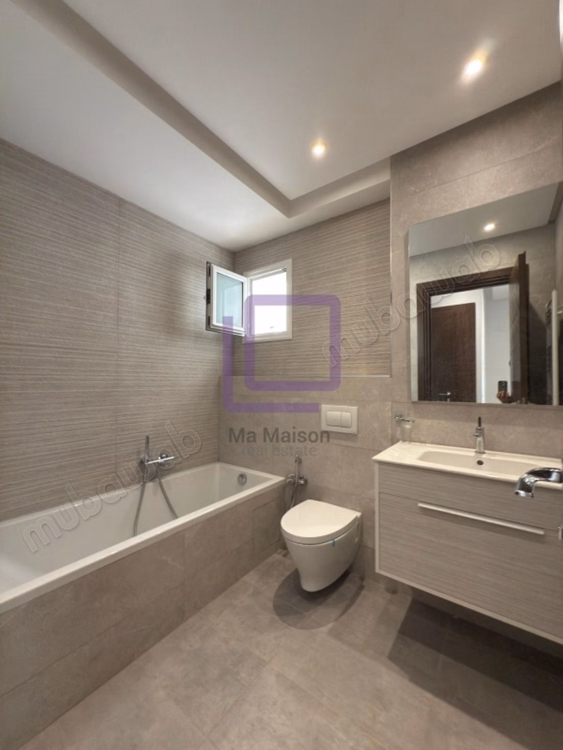 Un s3 de 140m² à Soukra