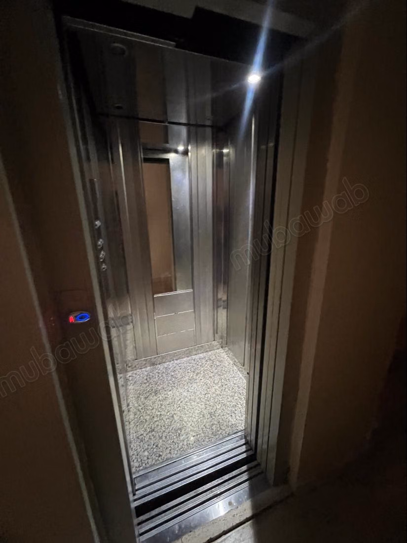 Appartement en vente à Berrechid. 1 Pièce. Concierge
