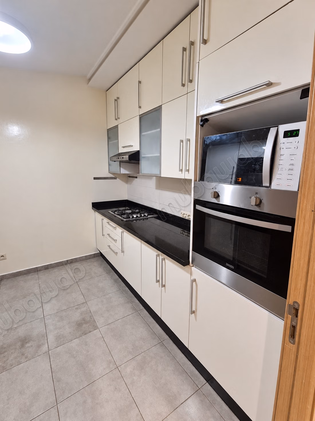 Victoria Apartment with titled garage