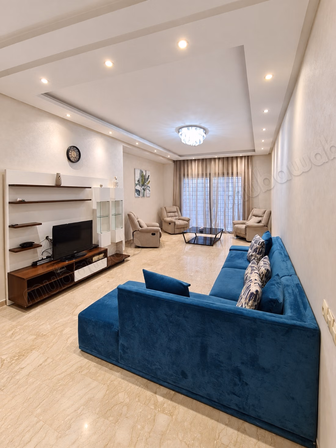Victoria Apartment with titled garage