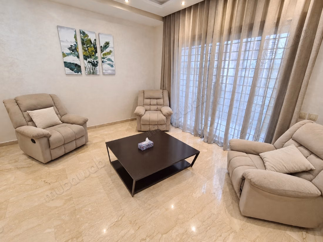 Victoria Apartment with titled garage