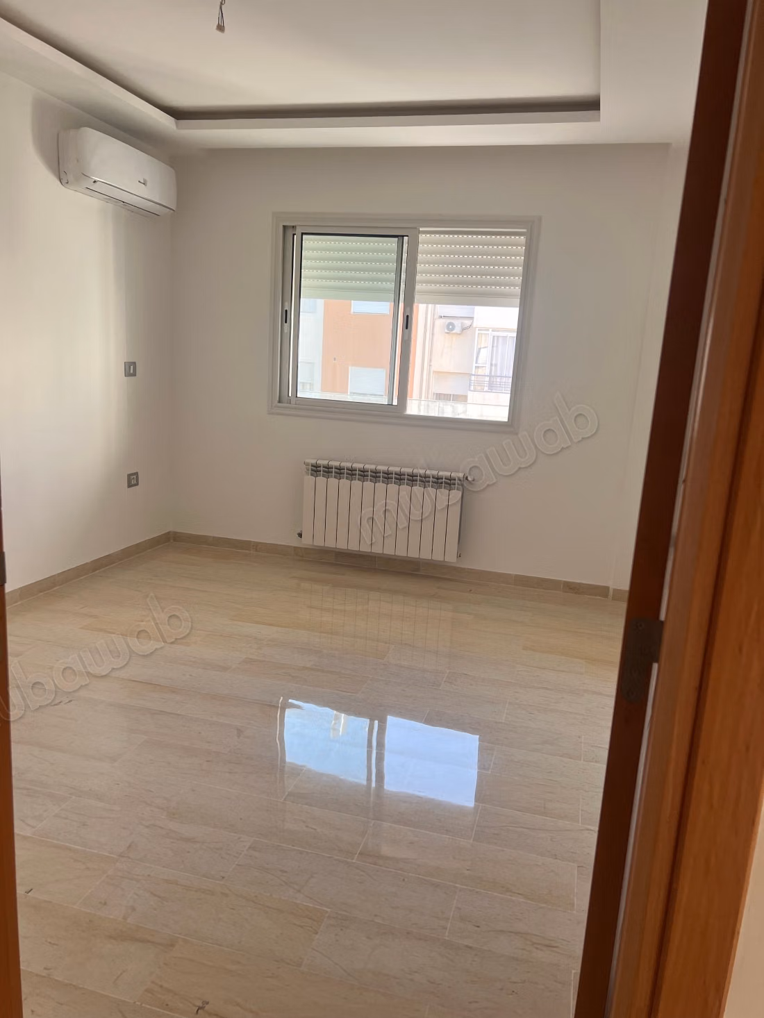 Appartement à louer à El Manar 
1.2 chambres agréables. Porte blindée et système de double vitrage