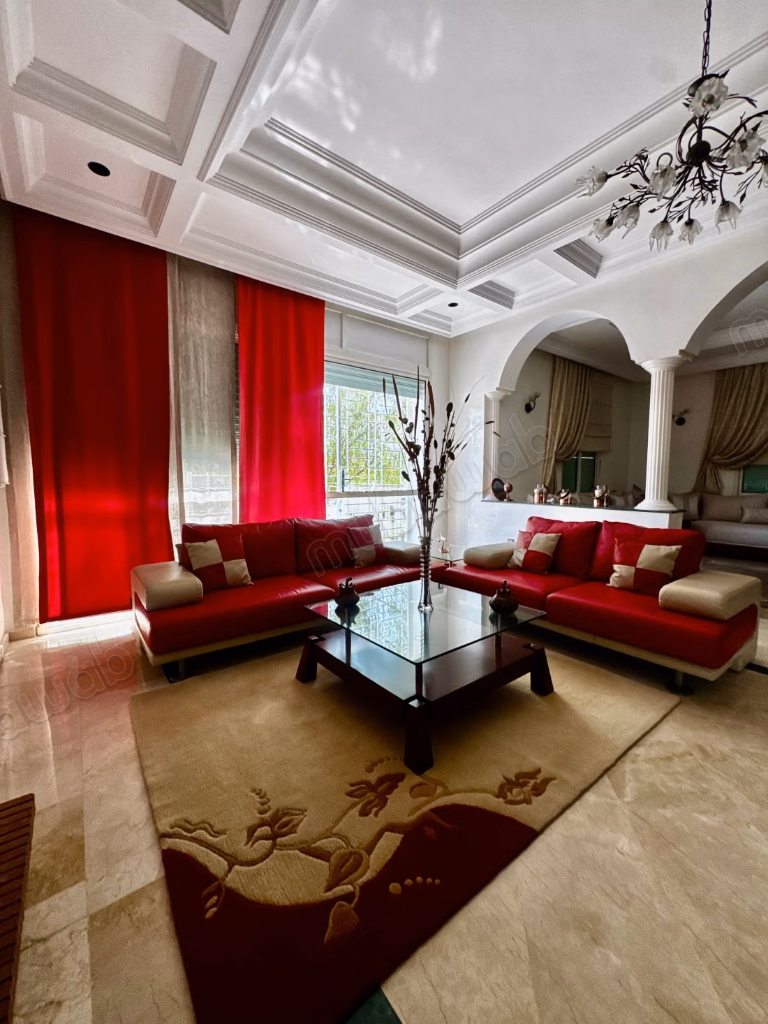 Villa isolée à vendre – Laimoun, Emplacement privilégié face à un jardin